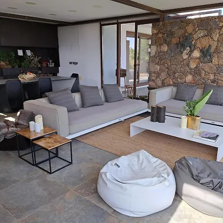 Hc Luxury Celavella Villa *