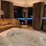 Hc Luxury Celavella Villa *