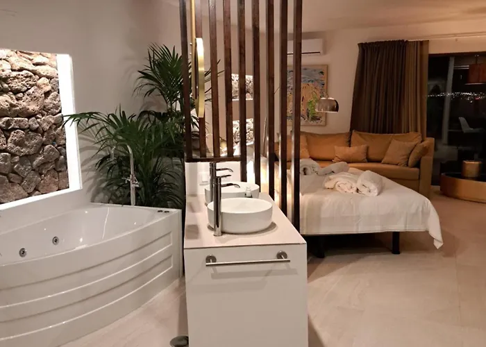 Hc Luxury Celavella Villa