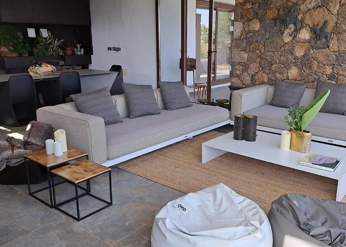 Hc Luxury Celavella Villa *